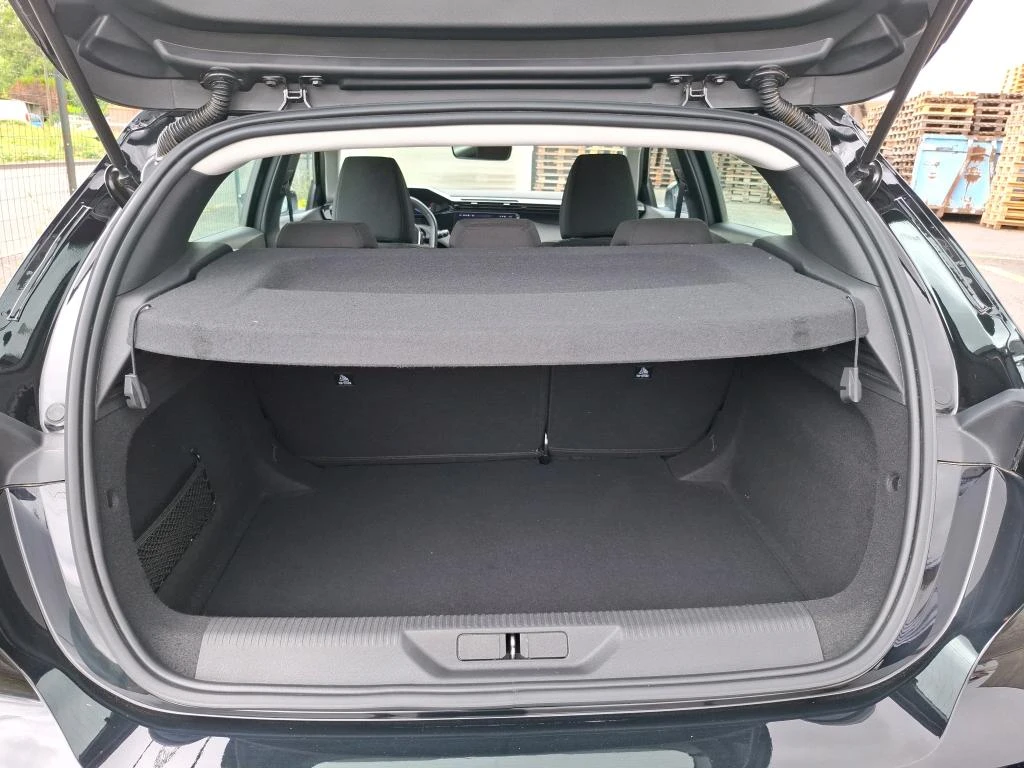 Peugeot 308 1.5 Active Pack, снимка 12 - Автомобили и джипове - 55540248