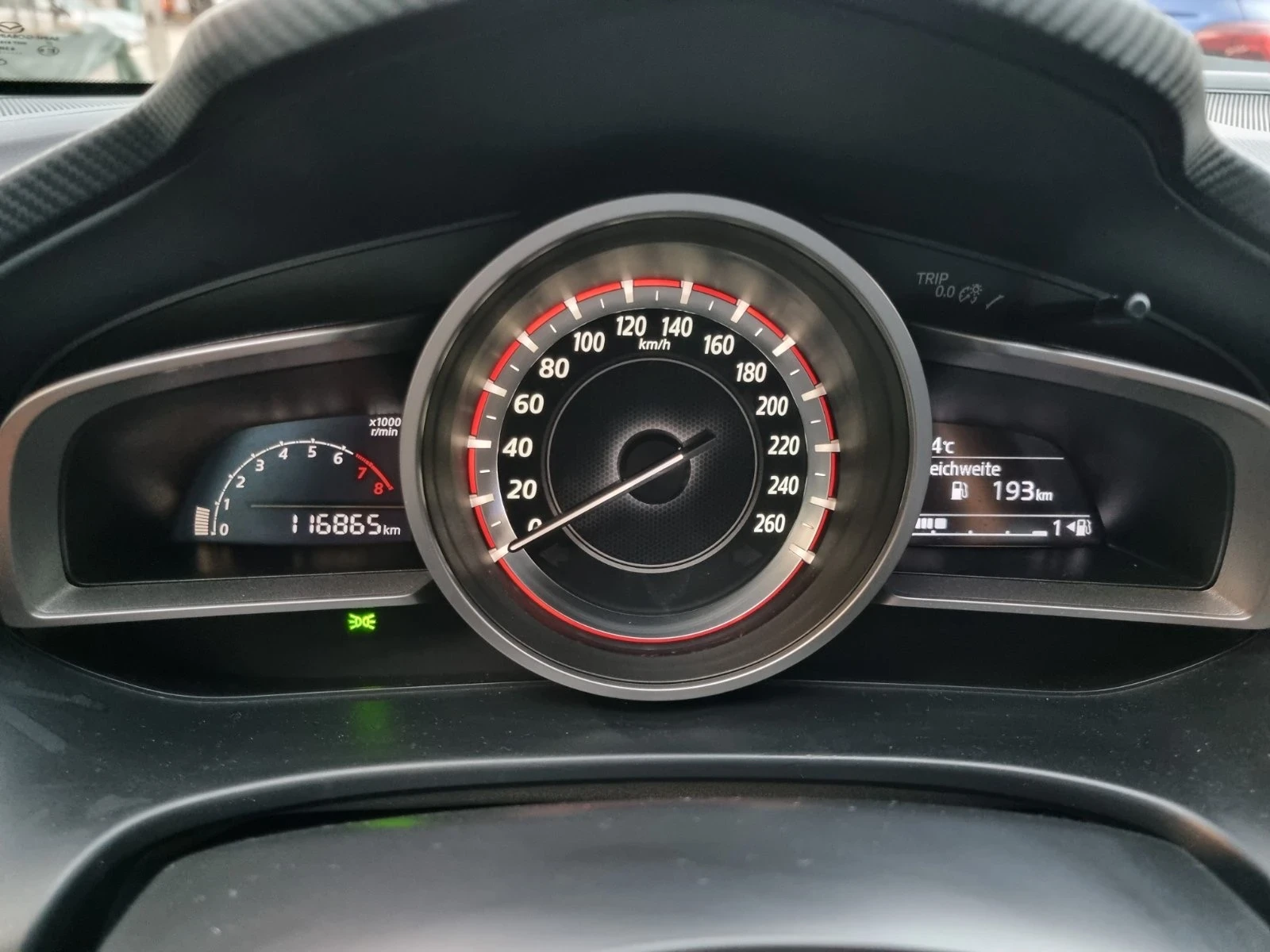 Mazda 3 2.0i Бензин ШВЕЙЦАРИЯ, снимка 11 - Автомобили и джипове - 55600620