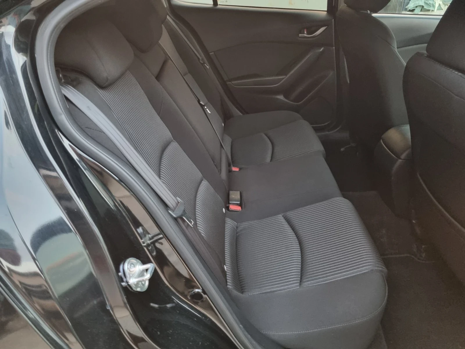 Mazda 3 2.0i Бензин ШВЕЙЦАРИЯ, снимка 7 - Автомобили и джипове - 55600620
