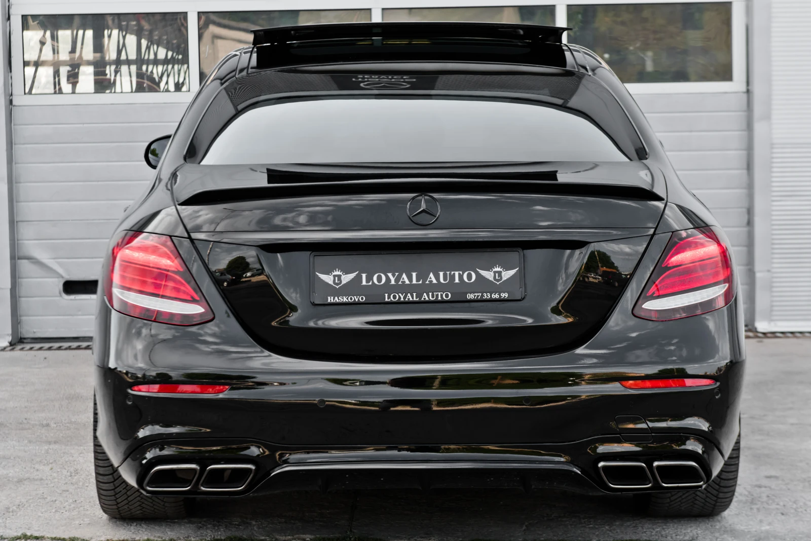 Mercedes-Benz E 220 AMG LINE, снимка 4 - Автомобили и джипове - 55851966