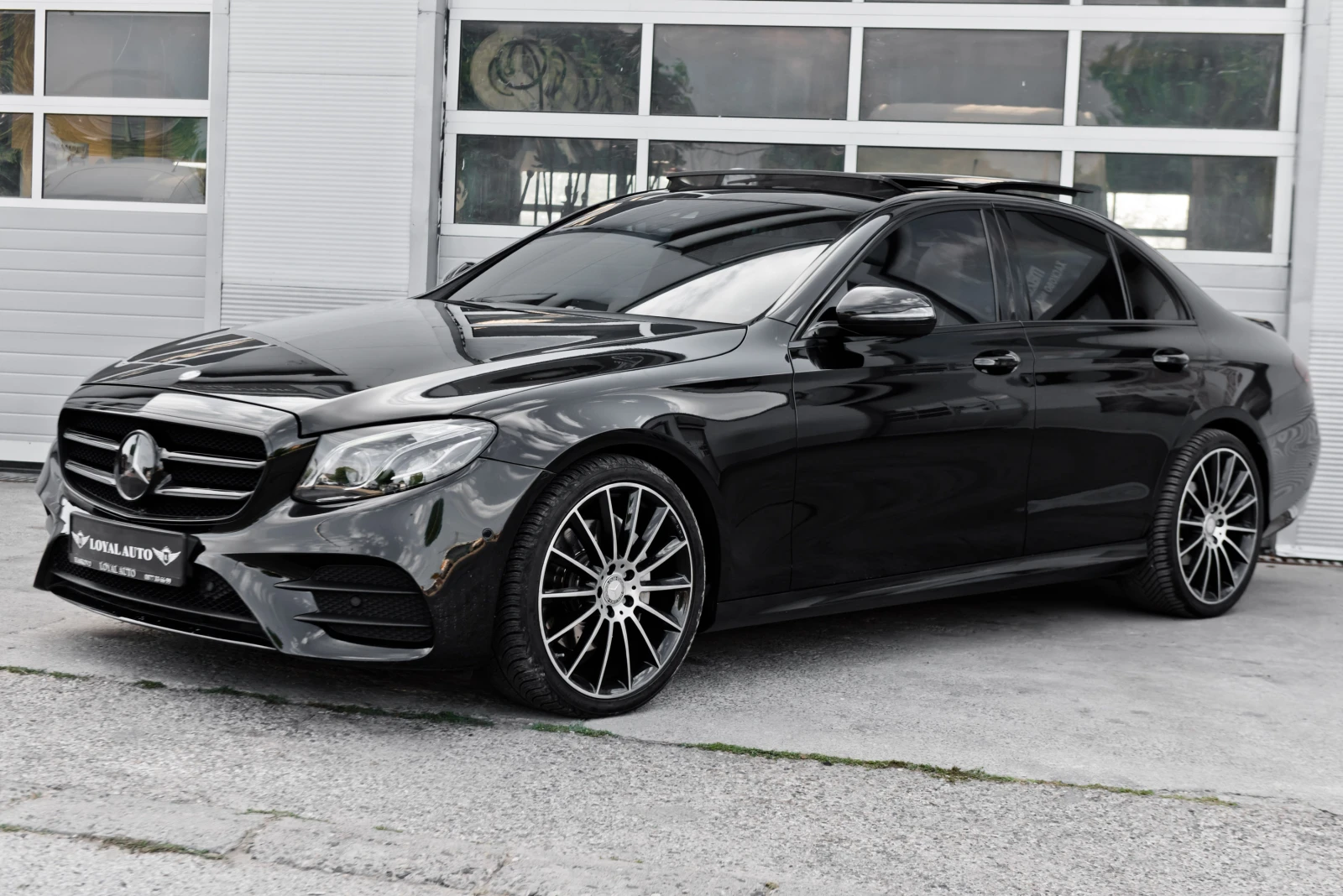 Mercedes-Benz E 220 AMG LINE
