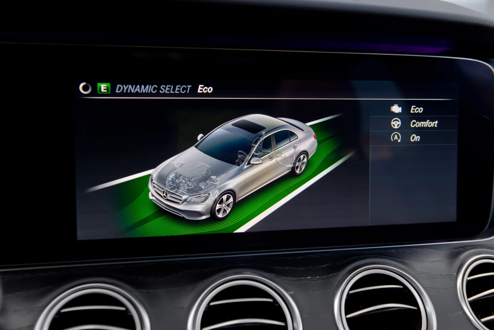 Mercedes-Benz E 220 AMG LINE, снимка 16 - Автомобили и джипове - 55851966