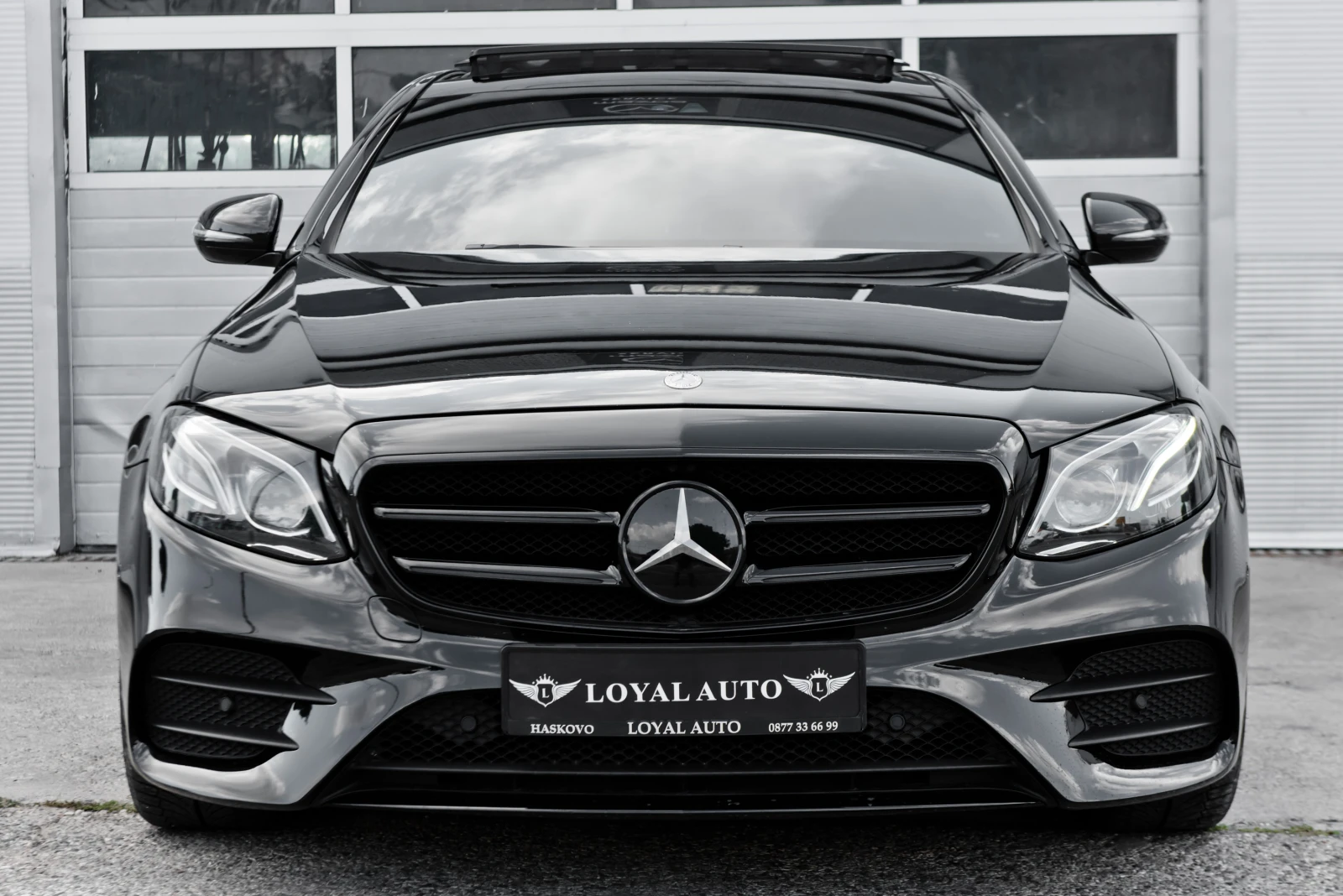 Mercedes-Benz E 220 AMG LINE, снимка 3 - Автомобили и джипове - 55851966