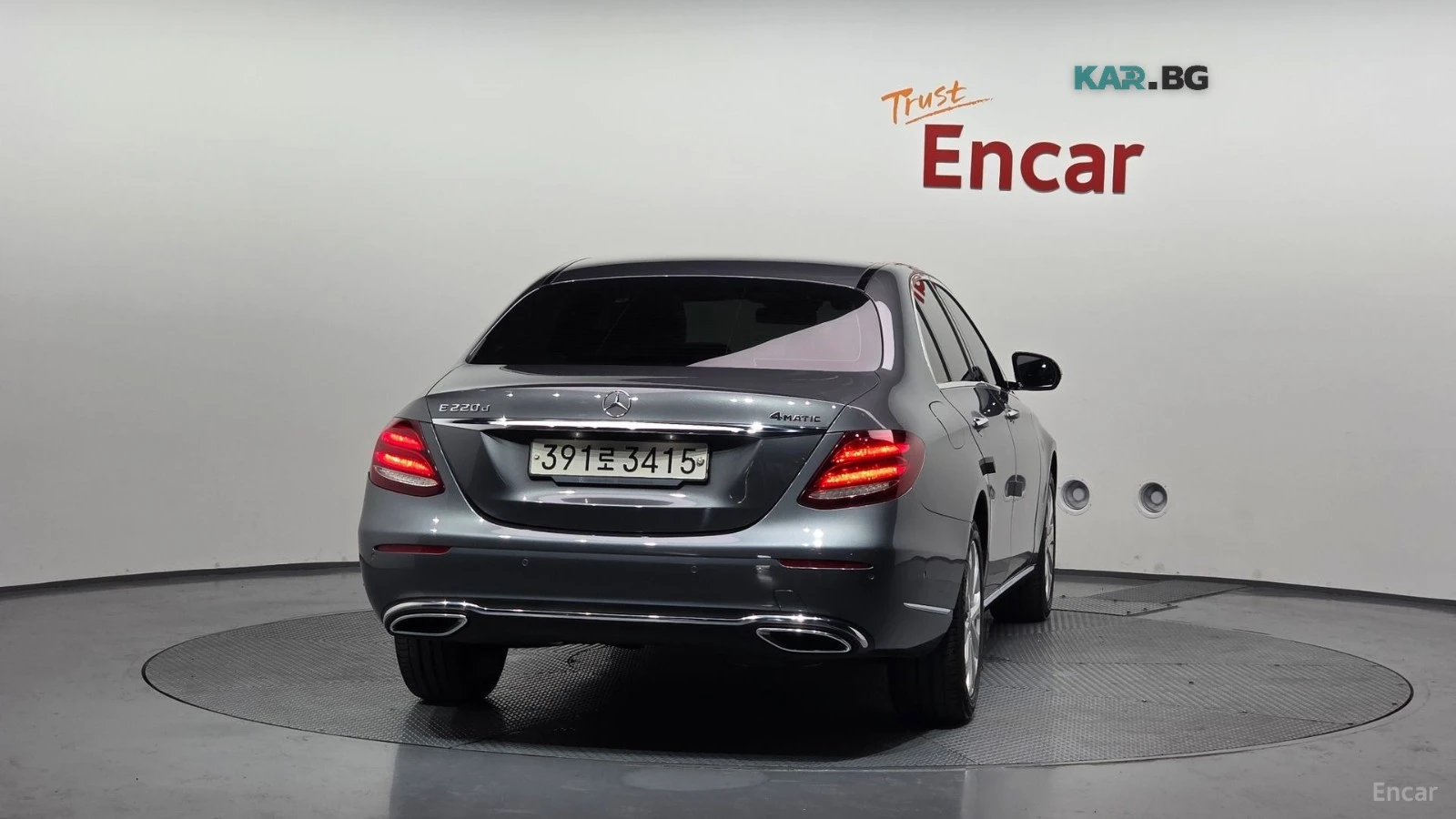 Mercedes-Benz E 220 4MATIC Exclusive* КОЖА* НАВИ* ПАНО* КАМЕРА, снимка 4 - Автомобили и джипове - 55901331