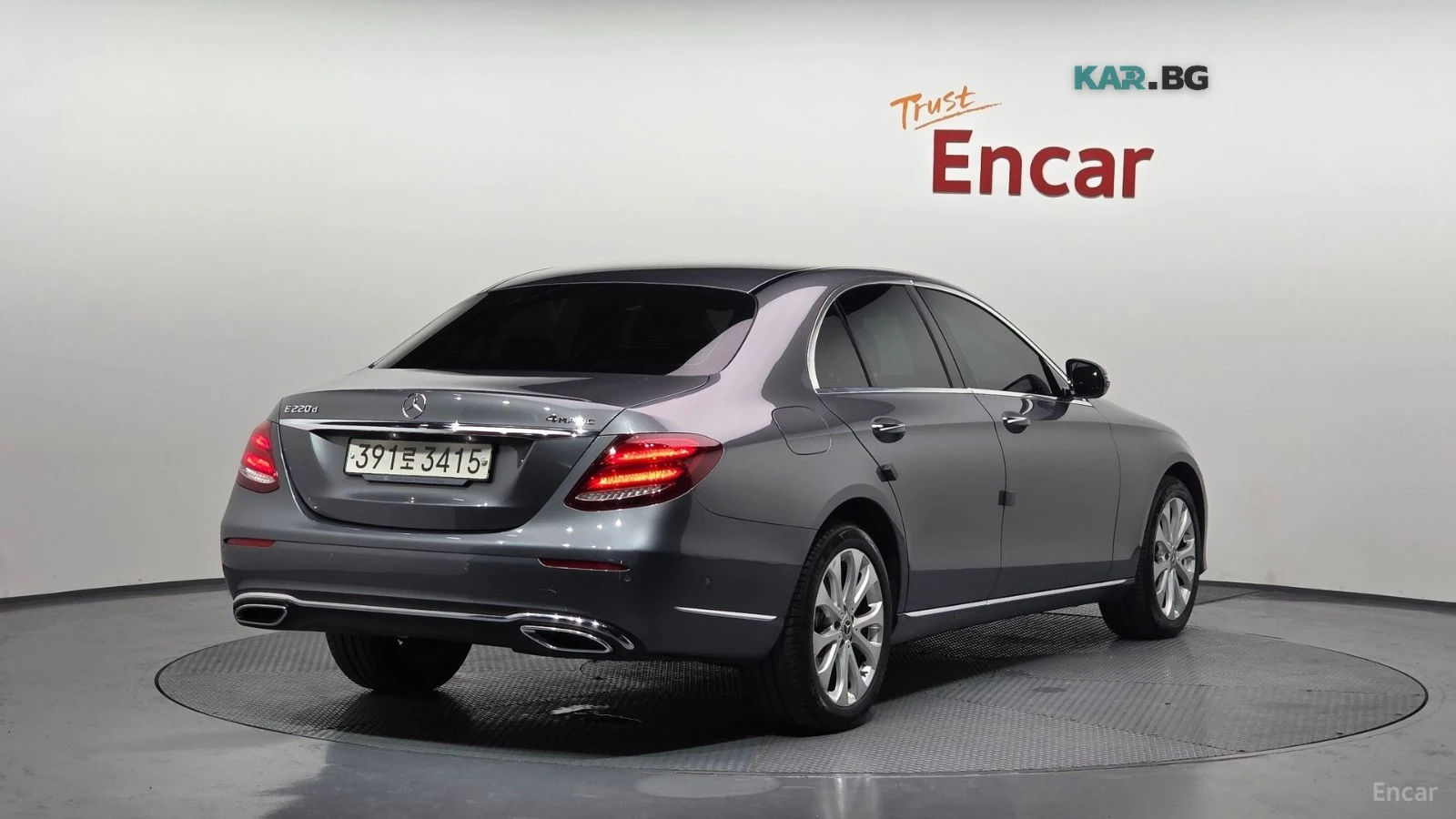 Mercedes-Benz E 220 4MATIC Exclusive* КОЖА* НАВИ* ПАНО* КАМЕРА, снимка 2 - Автомобили и джипове - 55901331