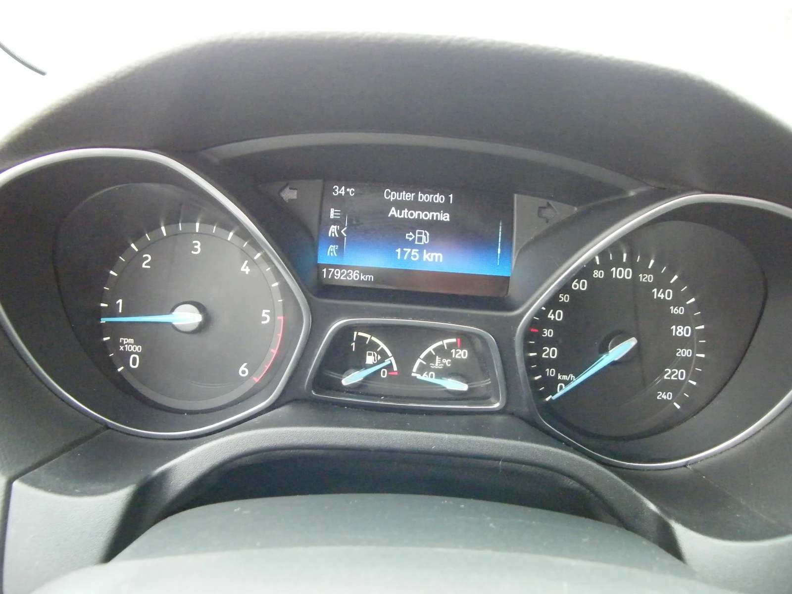 Ford Focus 1.5TDCI EURO 6B, снимка 9 - Автомобили и джипове - 55927288