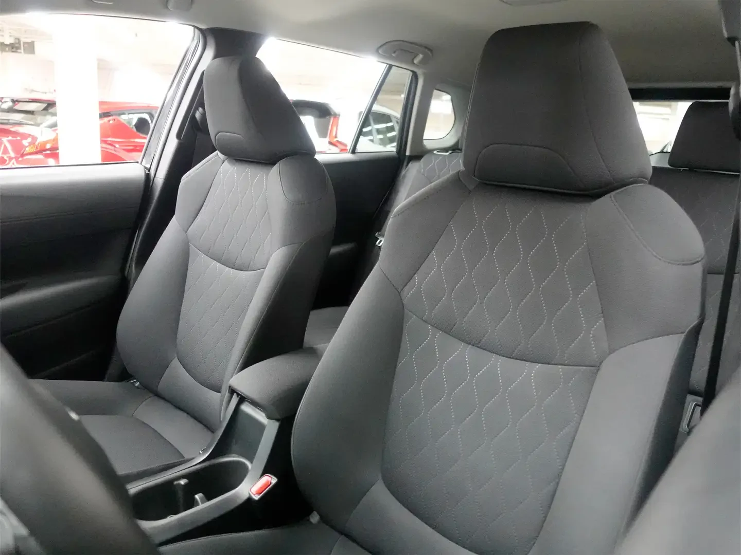 Toyota Corolla Cross LE AWD LaneDep Heated Steering CarPlay, снимка 12 - Автомобили и джипове - 56210351