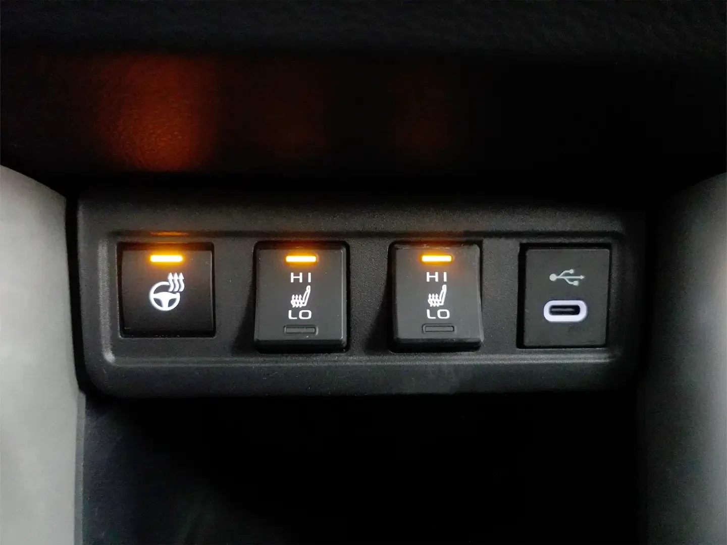 Toyota Corolla Cross LE AWD LaneDep Heated Steering CarPlay, снимка 17 - Автомобили и джипове - 56210351
