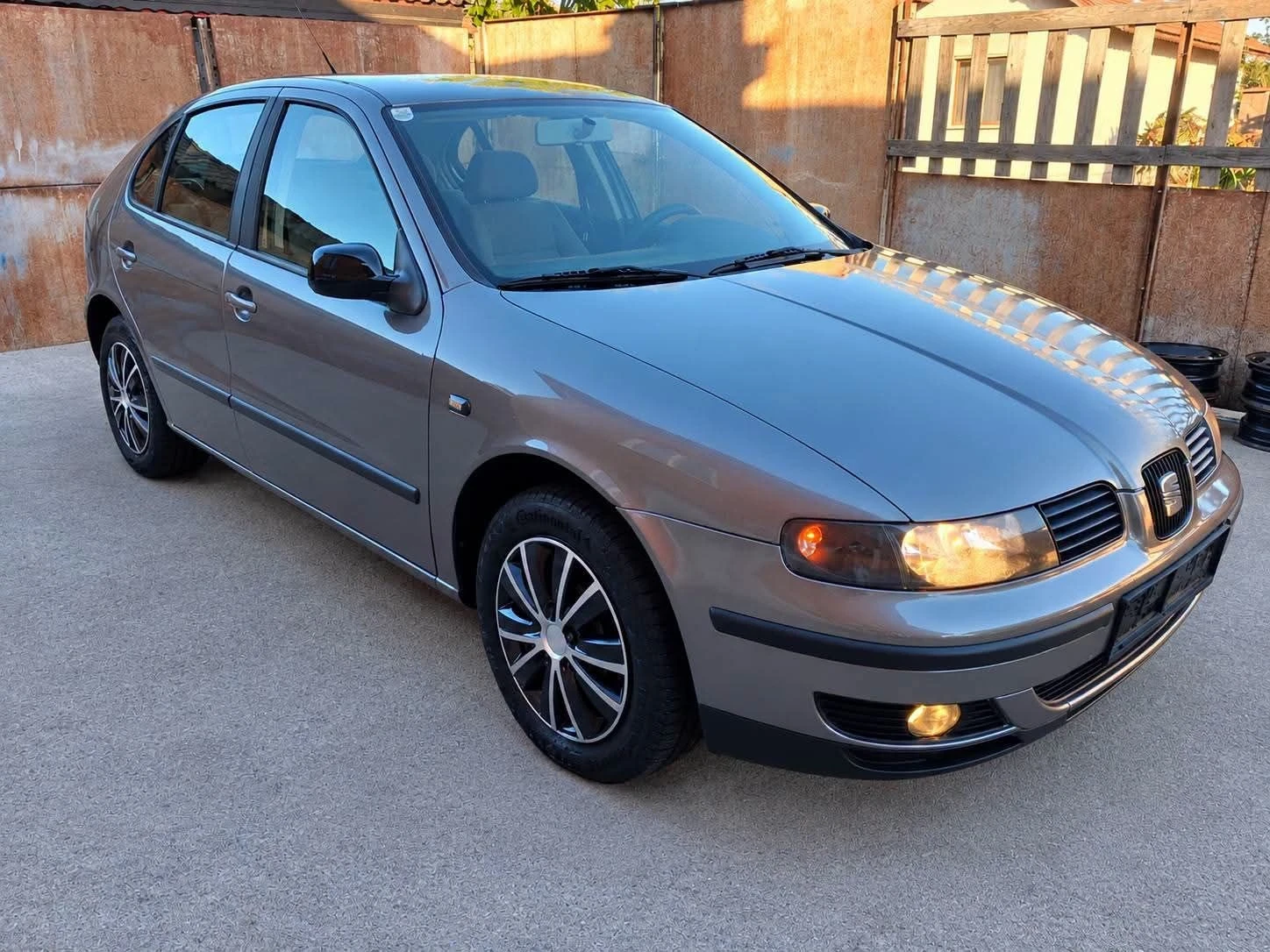 Seat Leon 1.9ТДИ, снимка 9 - Автомобили и джипове - 56634485