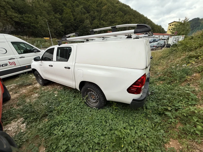 Toyota Hilux 2.4D4D НОВ ВНОС, снимка 4 - Автомобили и джипове - 51848830