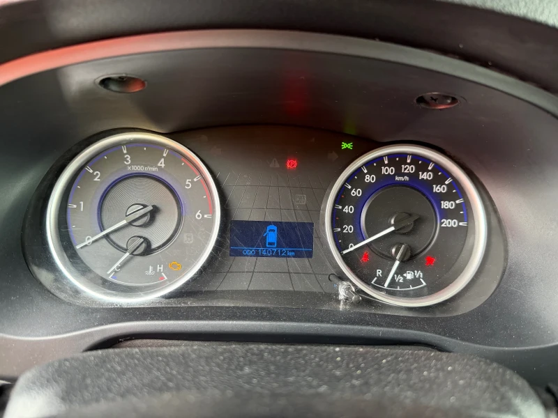 Toyota Hilux 2.4D4D НОВ ВНОС, снимка 10 - Автомобили и джипове - 51848830