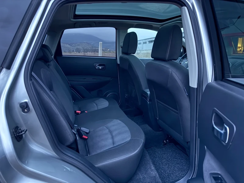 Nissan Qashqai 2.0DCi / AVTOMAT / 4X4 / PANORAMA / NAVI / CAMERA , снимка 13 - Автомобили и джипове - 52886725