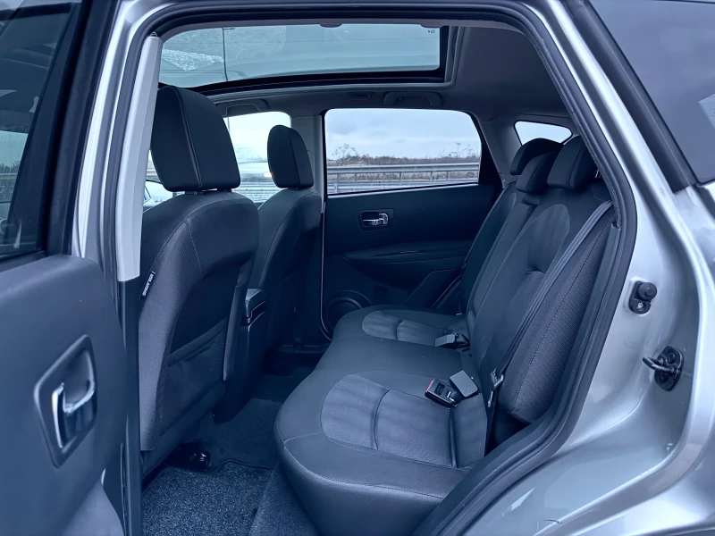 Nissan Qashqai 2.0DCi / AVTOMAT / 4X4 / PANORAMA / NAVI / CAMERA , снимка 12 - Автомобили и джипове - 52886725