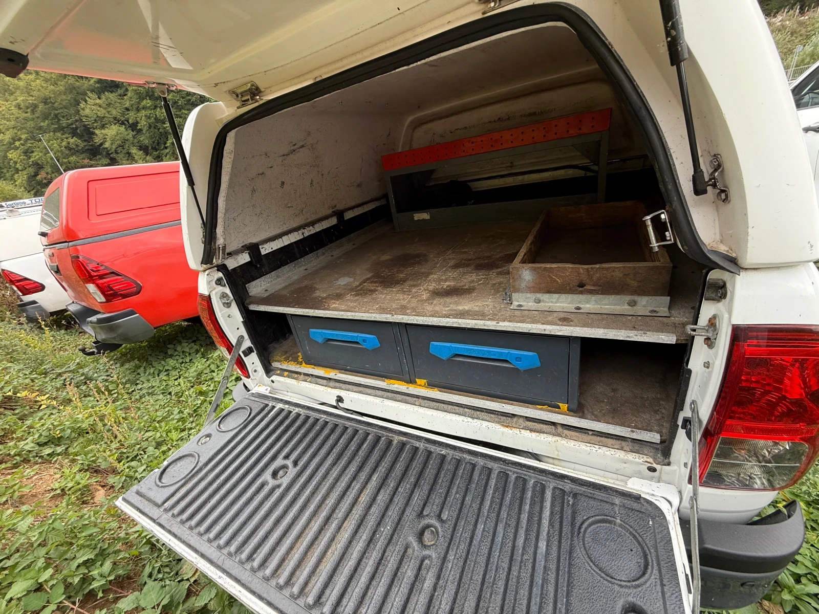 Toyota Hilux 2.4D4D НОВ ВНОС - изображение 5