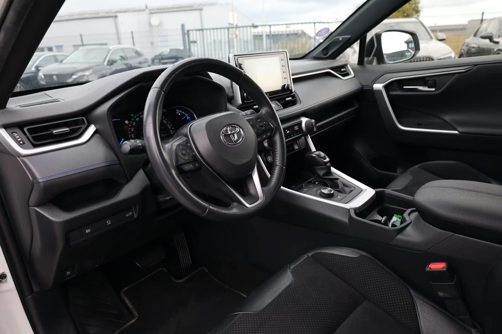 Toyota Rav4 2.5HEV/4WD/222HP/JBL/BSA/CARPLAY/L.ASS/DAB/874f - изображение 8