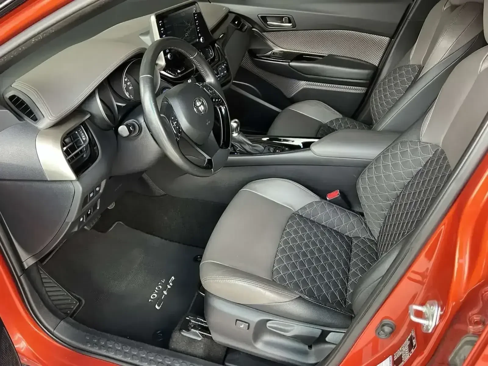 Toyota C-HR 2.0HYBRID, STYLE, LED, DISTR, NAVI+ CAMERA, KEY-GO, снимка 8 - Автомобили и джипове - 54057723