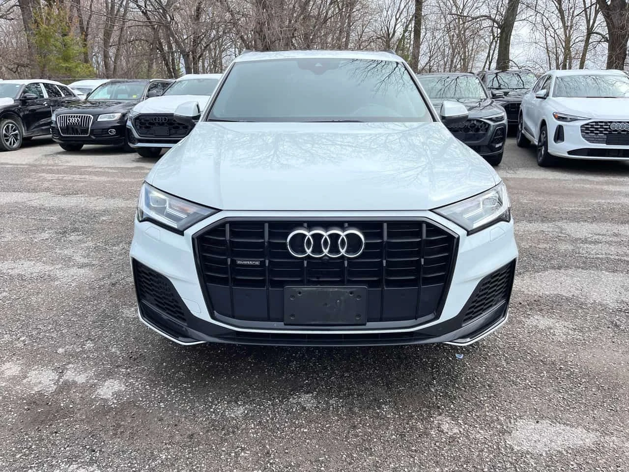 Audi Q7 * Komfort * АВТОКРЕДИТ БЕЗ ПЪРВОНАЧАЛНА ВНОСКА, снимка 2 - Автомобили и джипове - 54577567