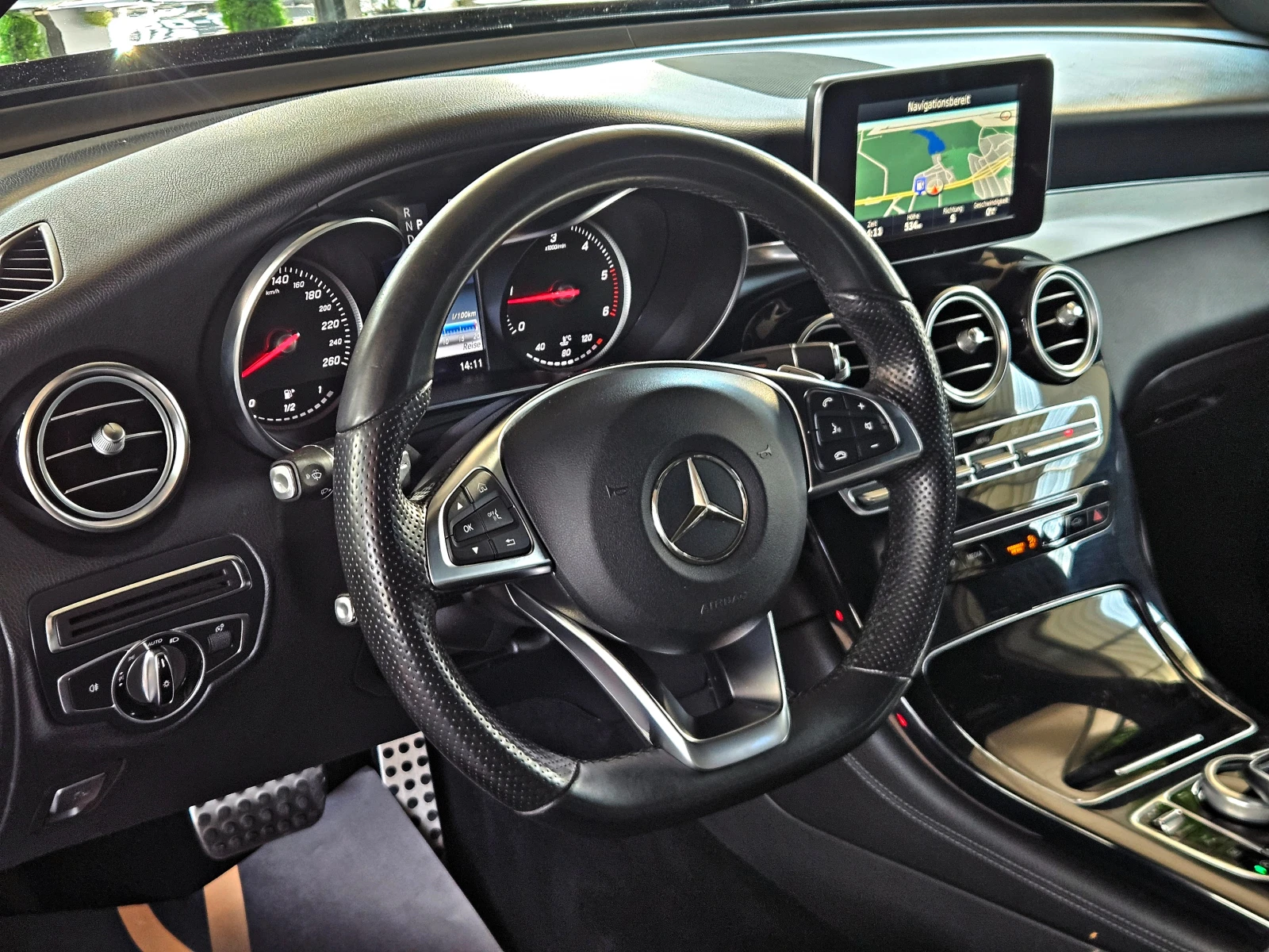 Mercedes-Benz GLC 220 AMG/4MAT/9G/GERMANY/CAMERA/KEYLESS GO/ЕЛ БАГАЖ/LIZ, снимка 11 - Автомобили и джипове - 55627581