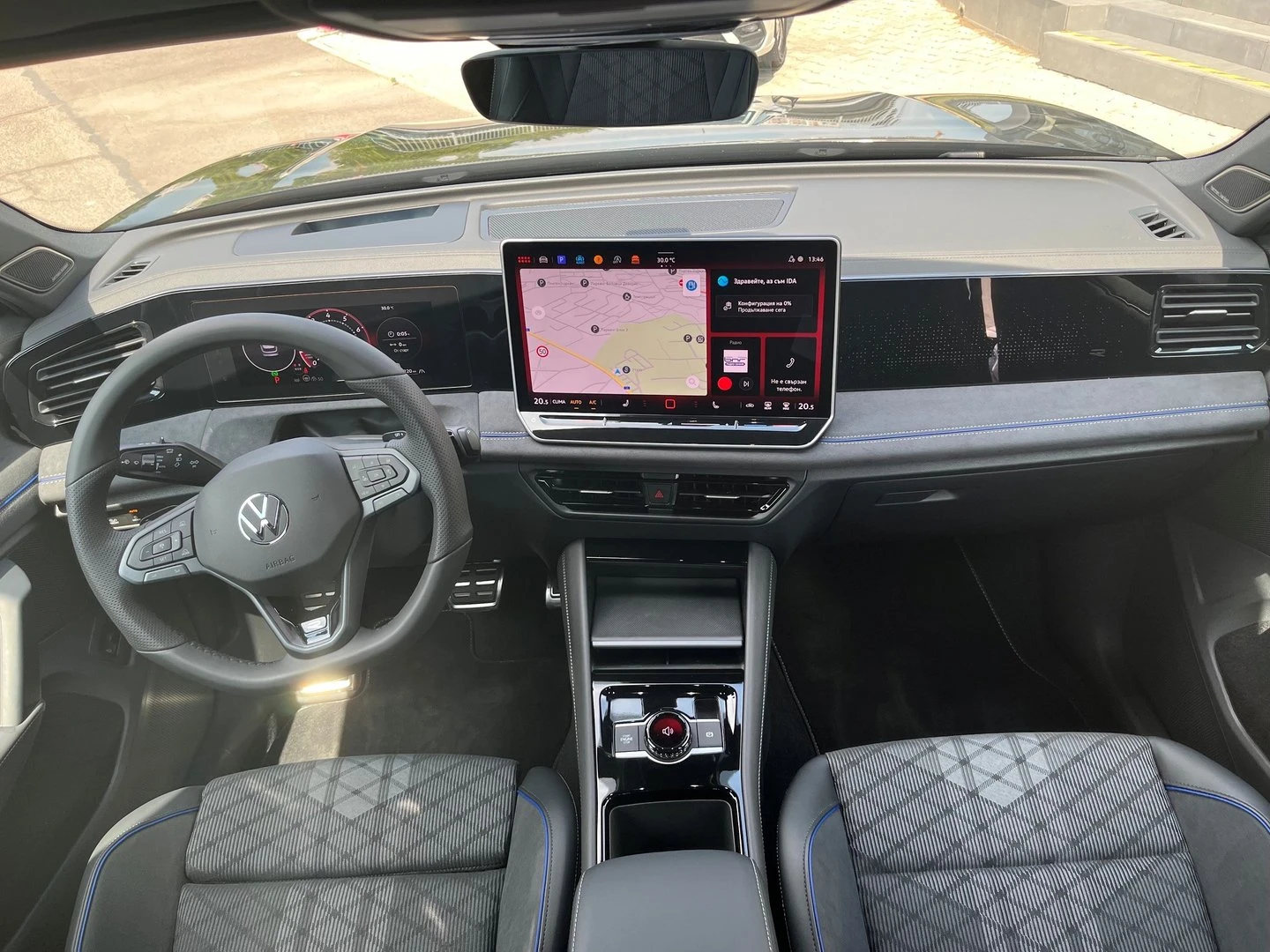 VW Tiguan, снимка 9 - Автомобили и джипове - 56422696