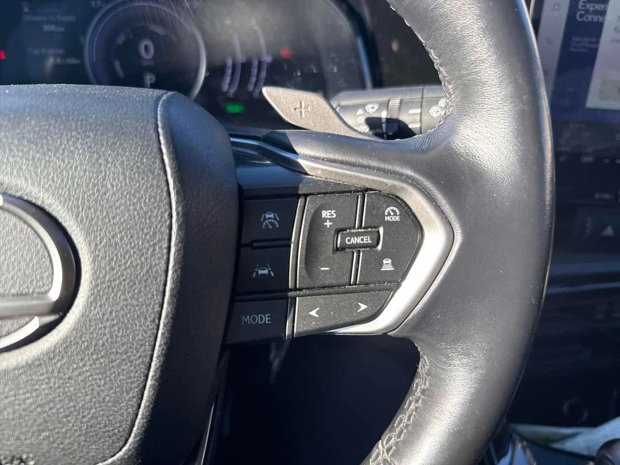 Lexus NX 350h, снимка 13 - Автомобили и джипове - 56688333