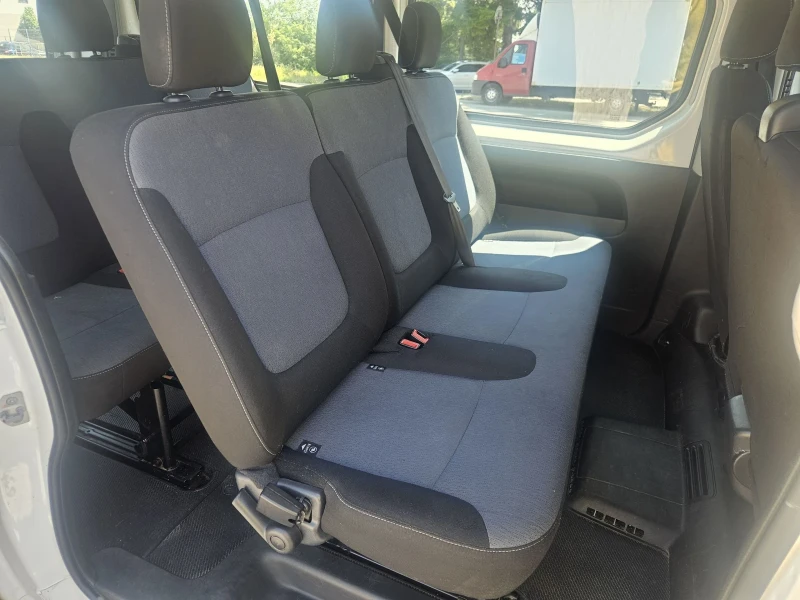 Opel Vivaro 9 местен, снимка 10 - Бусове и автобуси - 50778536