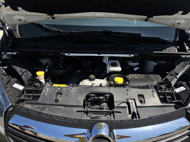 Opel Vivaro 9 местен, снимка 16 - Бусове и автобуси - 50778536