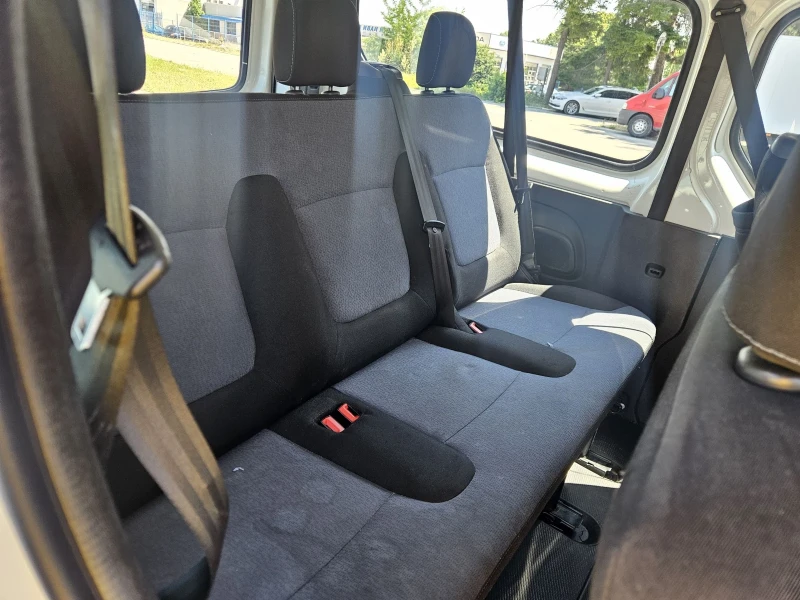 Opel Vivaro 9 местен, снимка 11 - Бусове и автобуси - 50778536