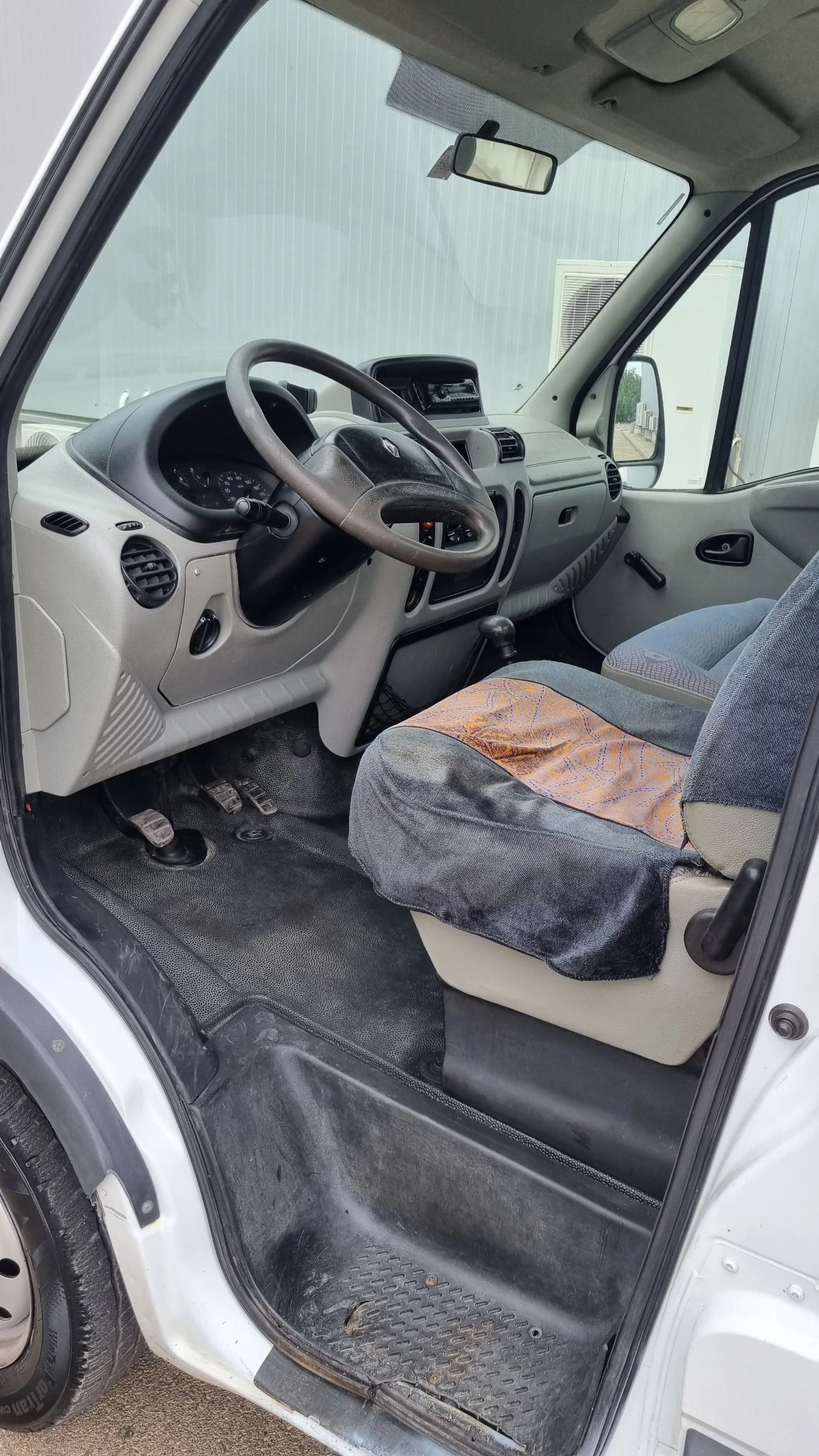 Renault Master 2.5 dci 120, снимка 9 - Бусове и автобуси - 54512053