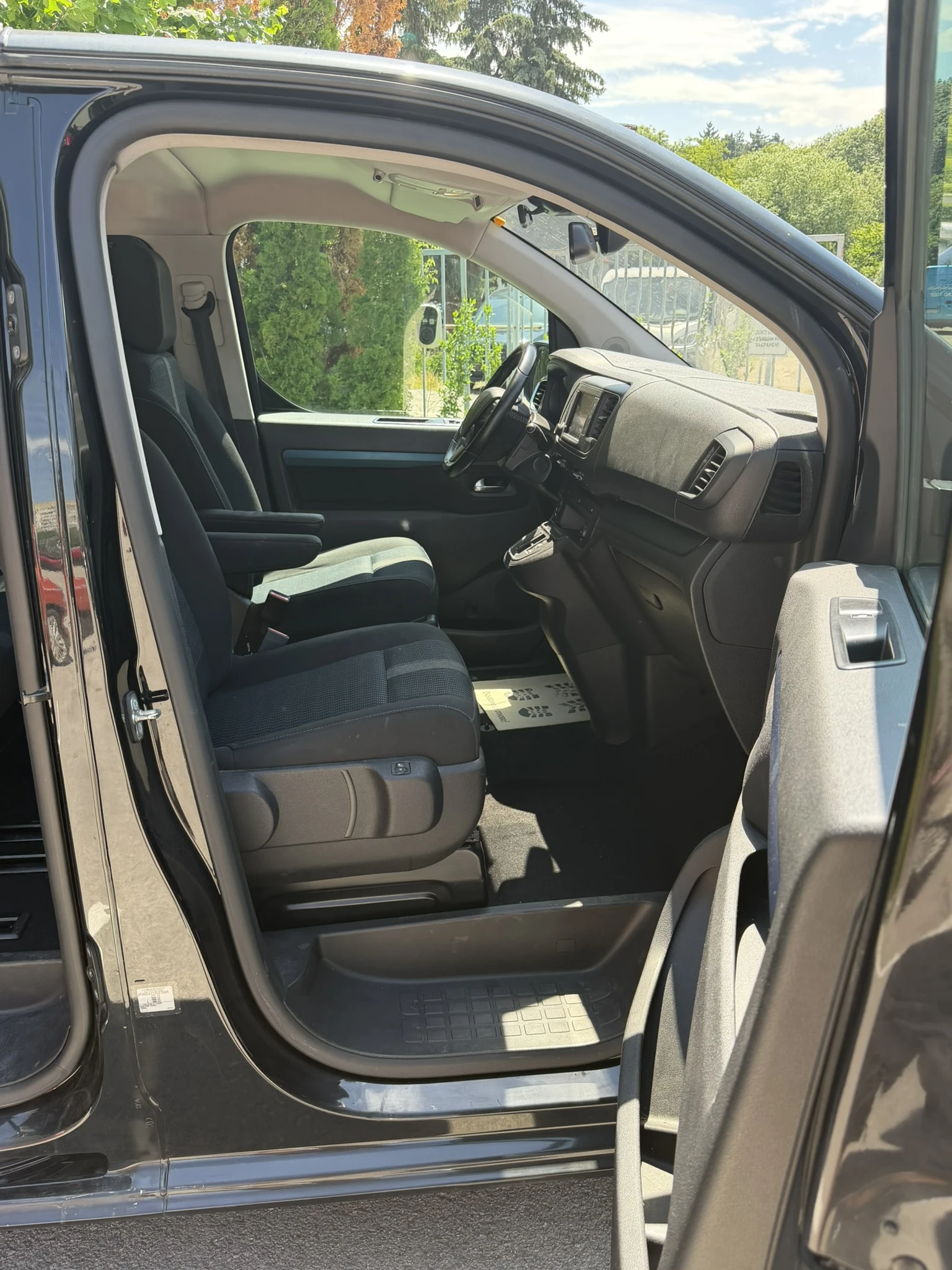 Peugeot Traveller e-TRAVELLER/8 МЕСТА/360/FAST CHARGE, снимка 9 - Бусове и автобуси - 54953908