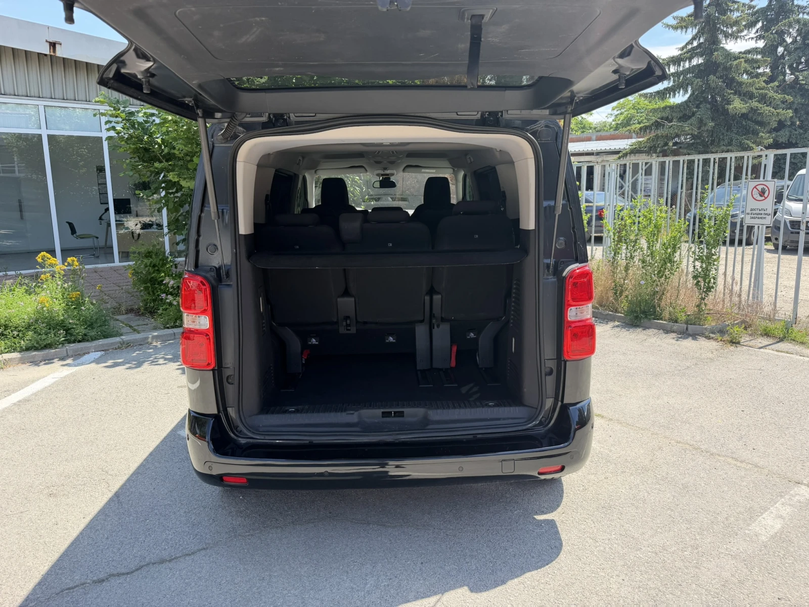 Peugeot Traveller e-TRAVELLER/8 МЕСТА/360/FAST CHARGE, снимка 10 - Бусове и автобуси - 54953908