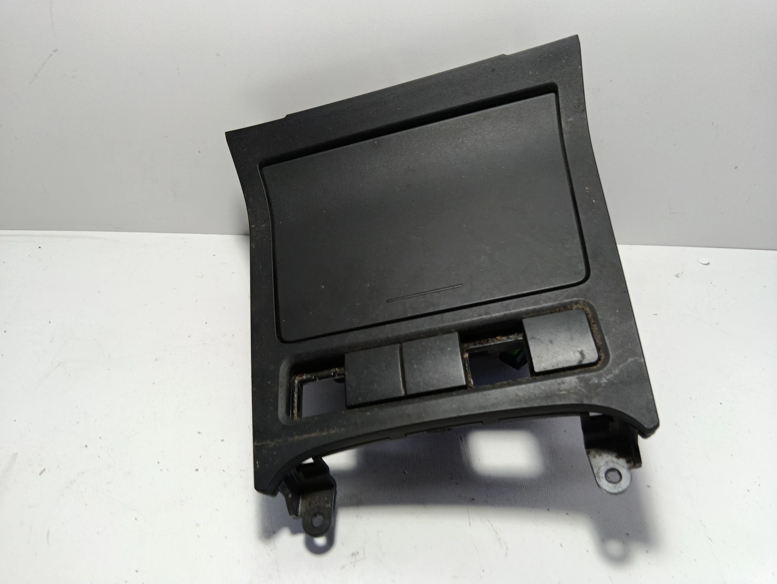 пепелник преден 1K0857961 VW Golf