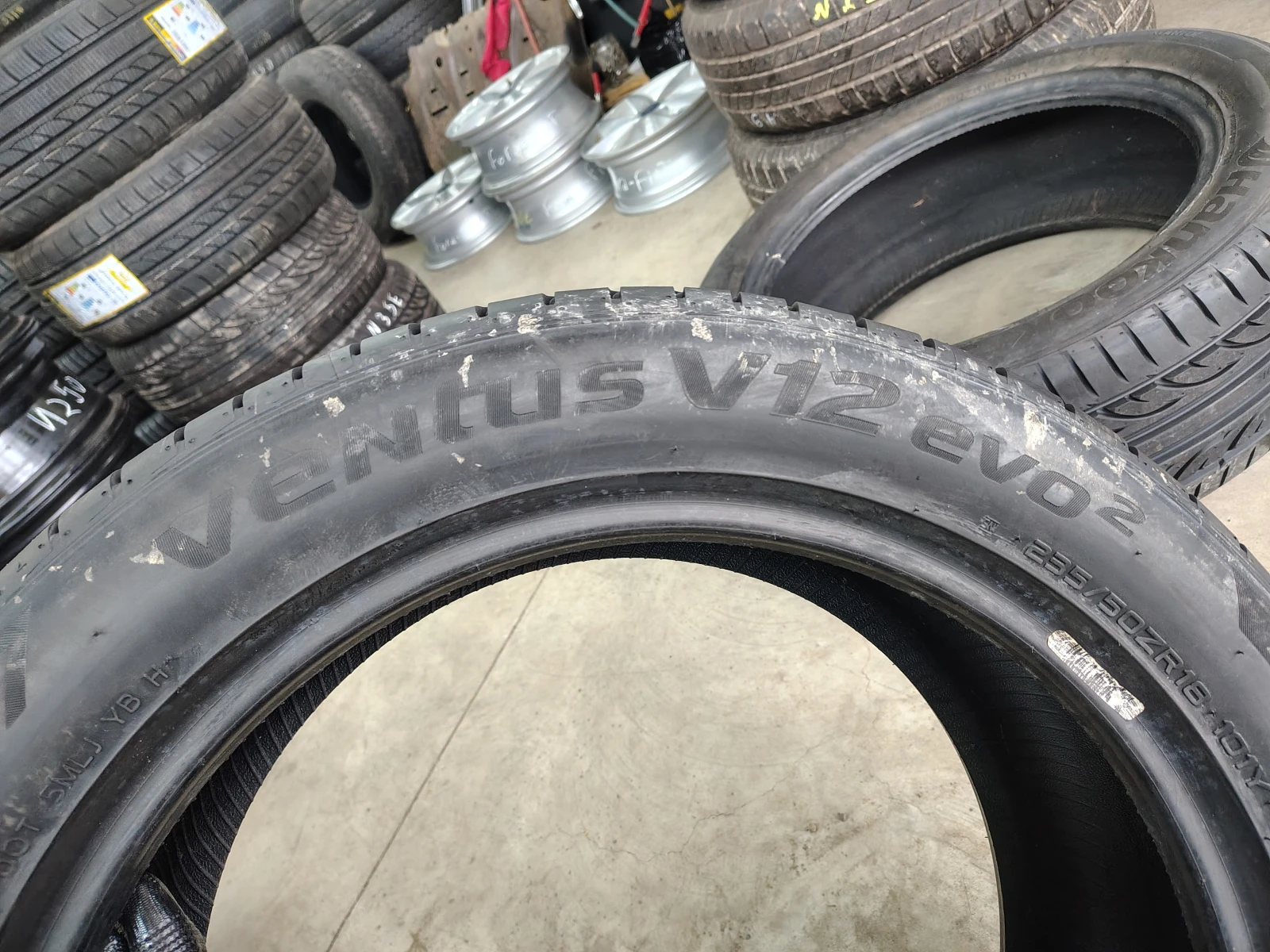 Гуми Летни 235/50R18, снимка 5 - Гуми и джанти - 55840540