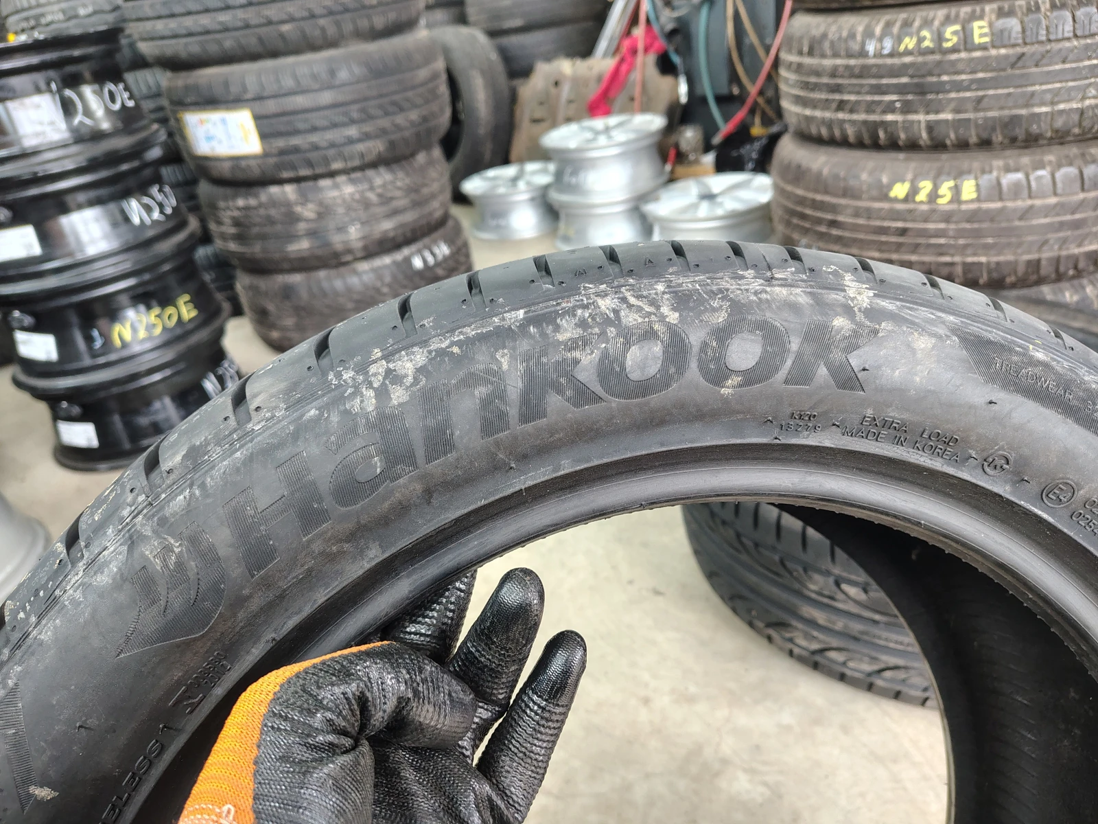 Гуми Летни 235/50R18, снимка 4 - Гуми и джанти - 55840540