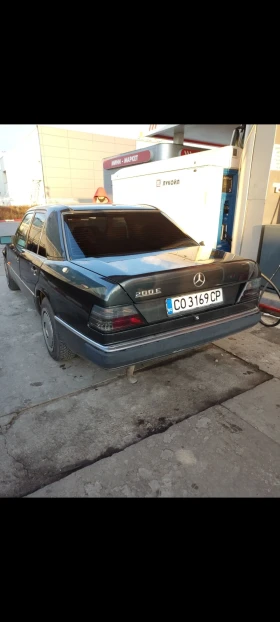 Mercedes-Benz 124 2.0е газ, снимка 10