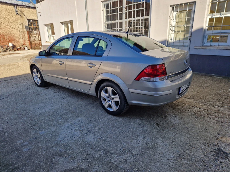 Opel Astra, снимка 6 - Автомобили и джипове - 47123201