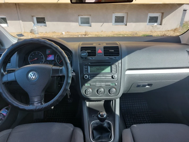 VW Golf VW Golf 1.6 FSI, снимка 9 - Автомобили и джипове - 49289478