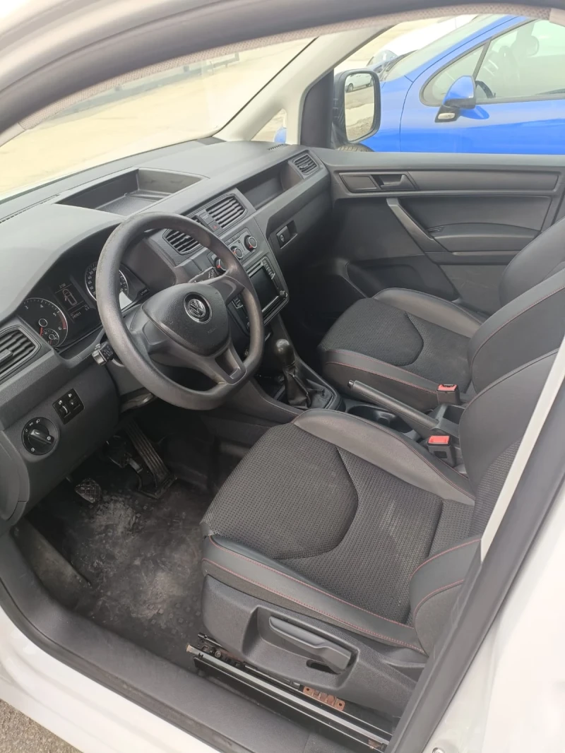 VW Caddy, снимка 4 - Автомобили и джипове - 49480637