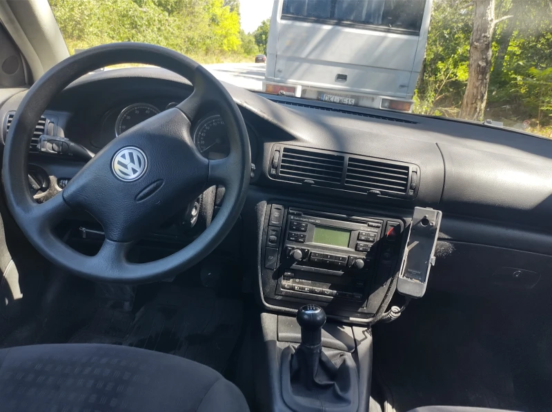 VW Passat 1.8 Т, снимка 7 - Автомобили и джипове - 52269695