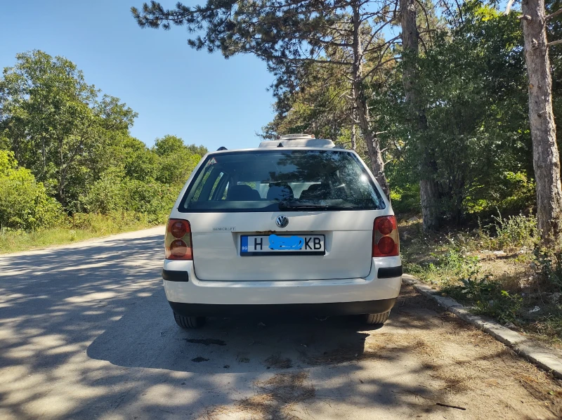 VW Passat 1.8 Т, снимка 11 - Автомобили и джипове - 52269695