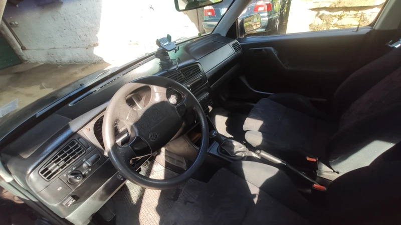 VW Golf, снимка 4 - Автомобили и джипове - 52523350