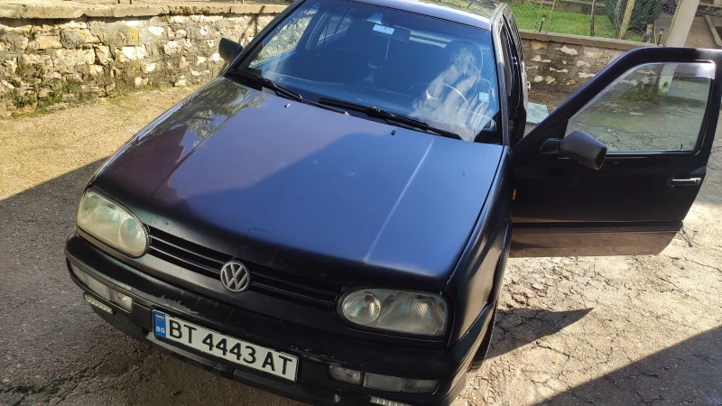 VW Golf, снимка 2 - Автомобили и джипове - 52523350