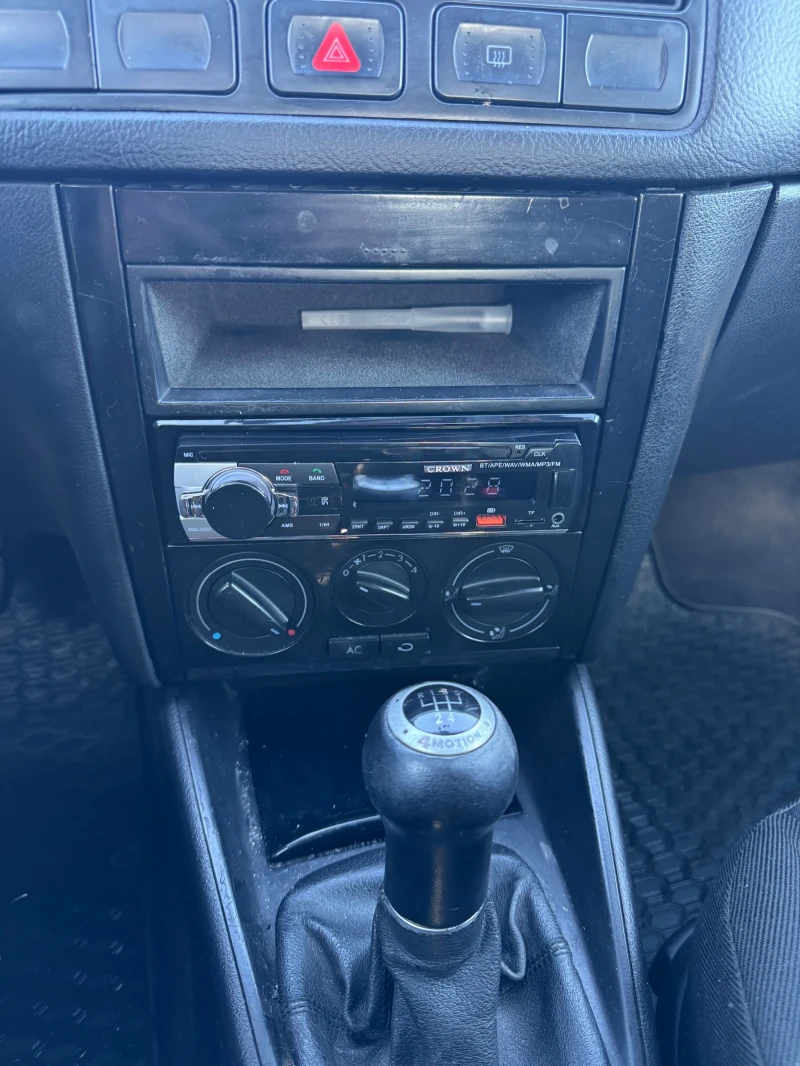 VW Golf 1.9 tdi, снимка 12 - Автомобили и джипове - 53109133