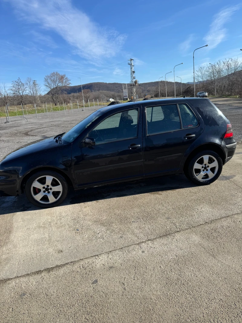VW Golf 1.9 tdi, снимка 2 - Автомобили и джипове - 53109133