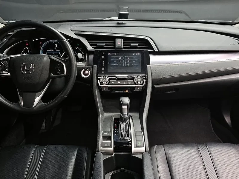 Honda Civic 2.0 10Th Generation, снимка 7 - Автомобили и джипове - 55727272