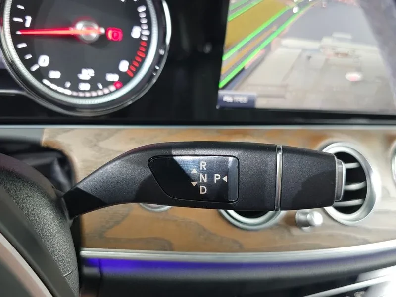 Mercedes-Benz E 220 W213 4Matic Exclusive, снимка 9 - Автомобили и джипове - 55921816
