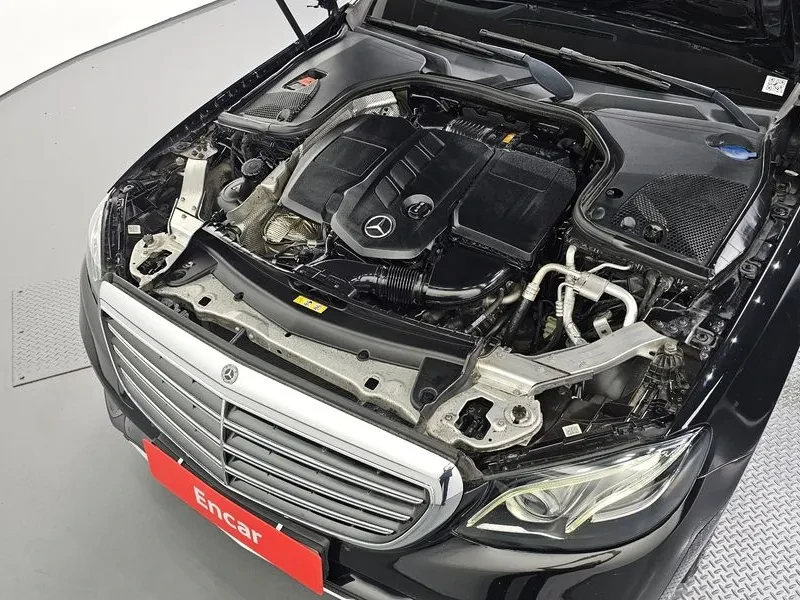 Mercedes-Benz E 220 W213 4Matic Exclusive, снимка 6 - Автомобили и джипове - 55921816