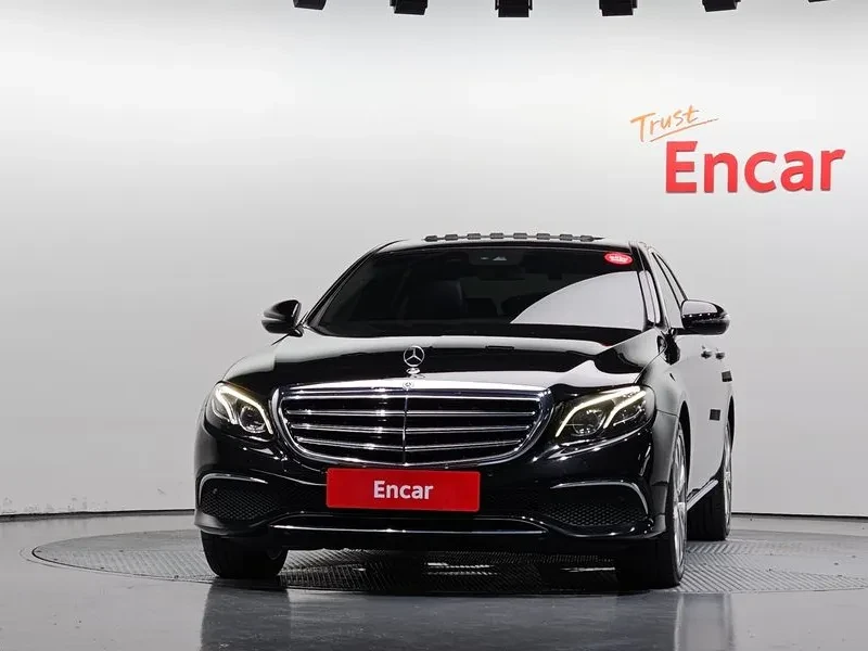 Mercedes-Benz E 220 W213 4Matic Exclusive, снимка 3 - Автомобили и джипове - 55921816