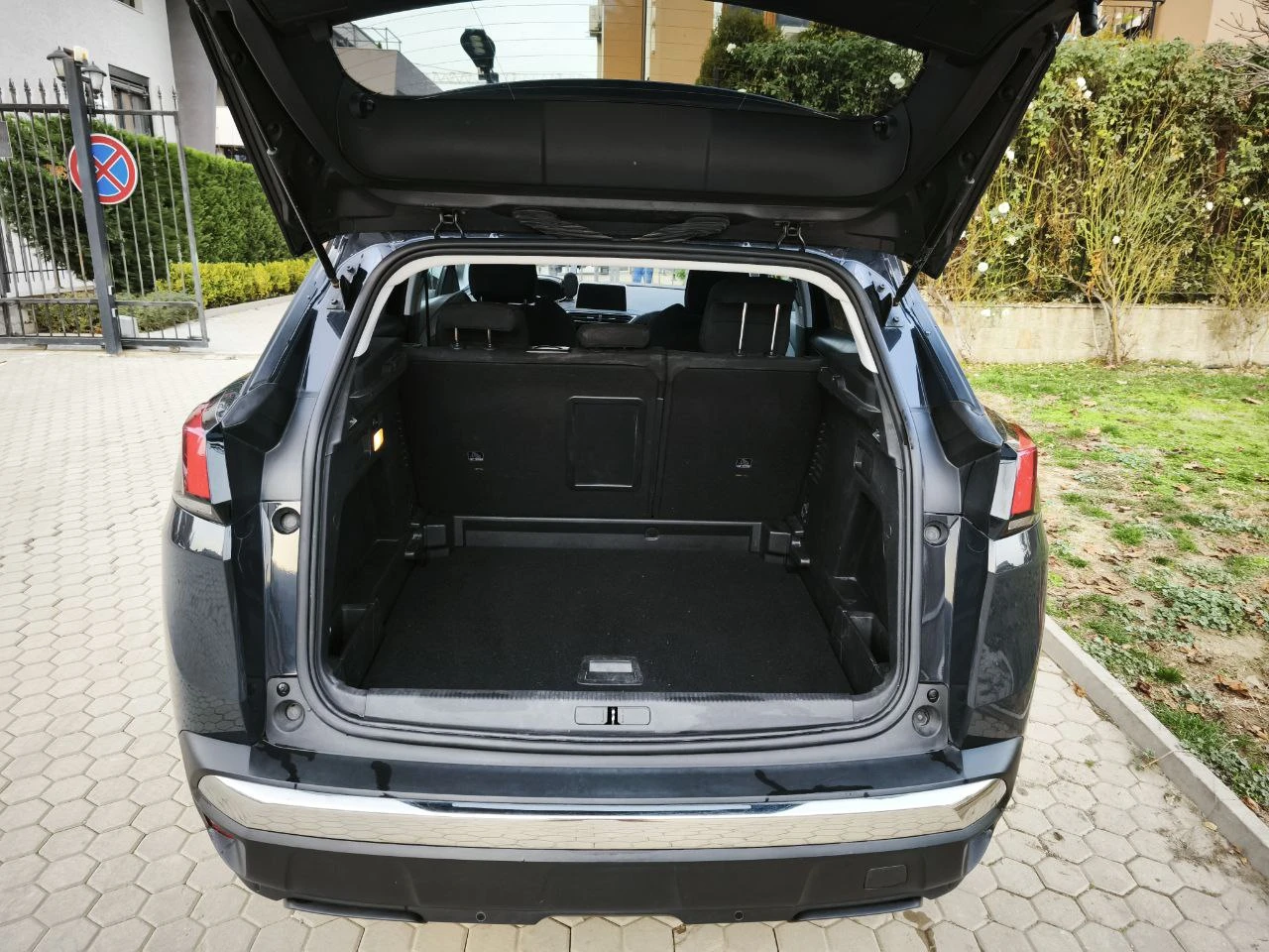 Peugeot 3008 ALLURE 1.5 BlueHDi 130 EAT8 EURO 6 - изображение 10