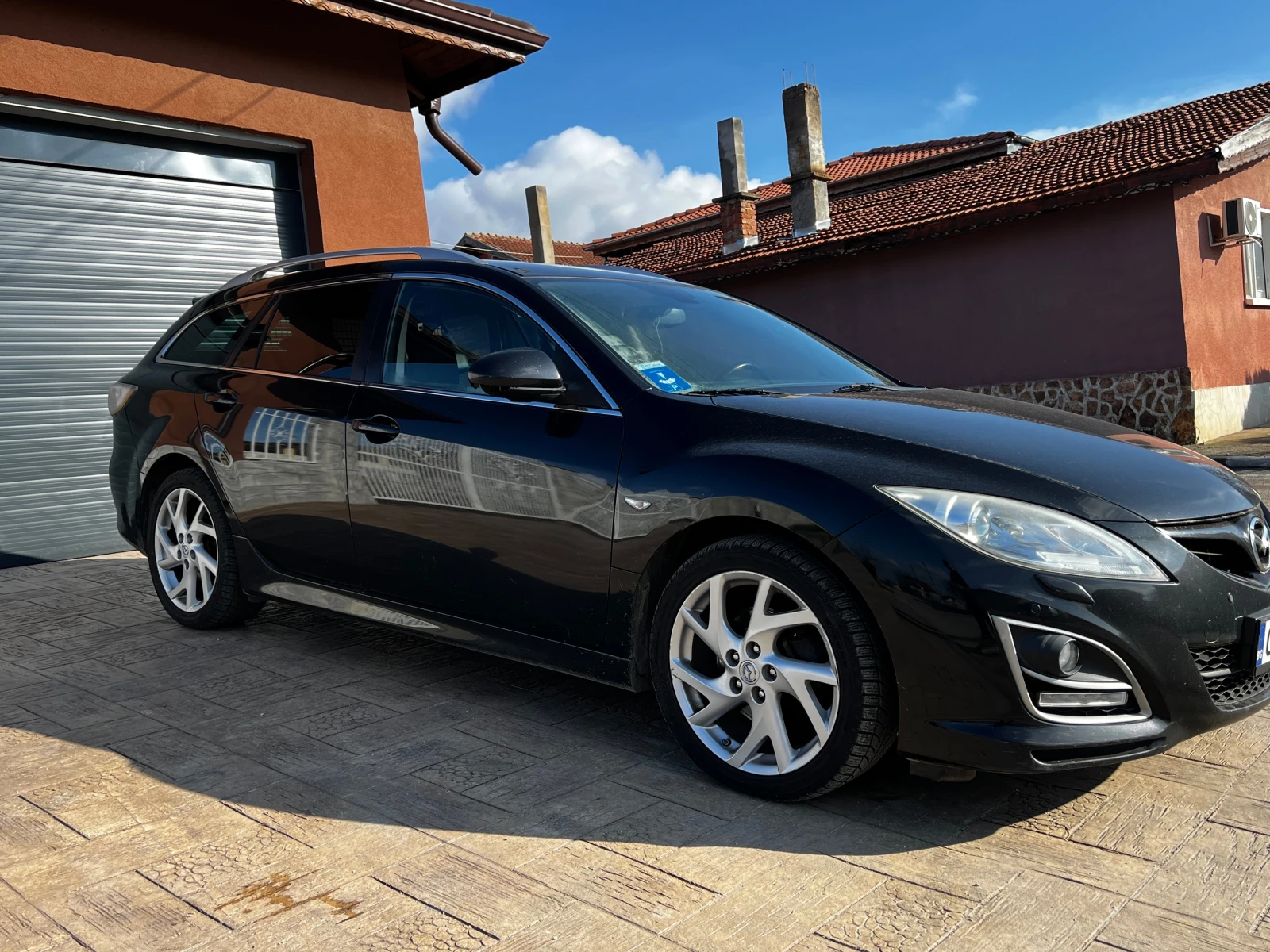 Mazda 6 2.2 - изображение 2