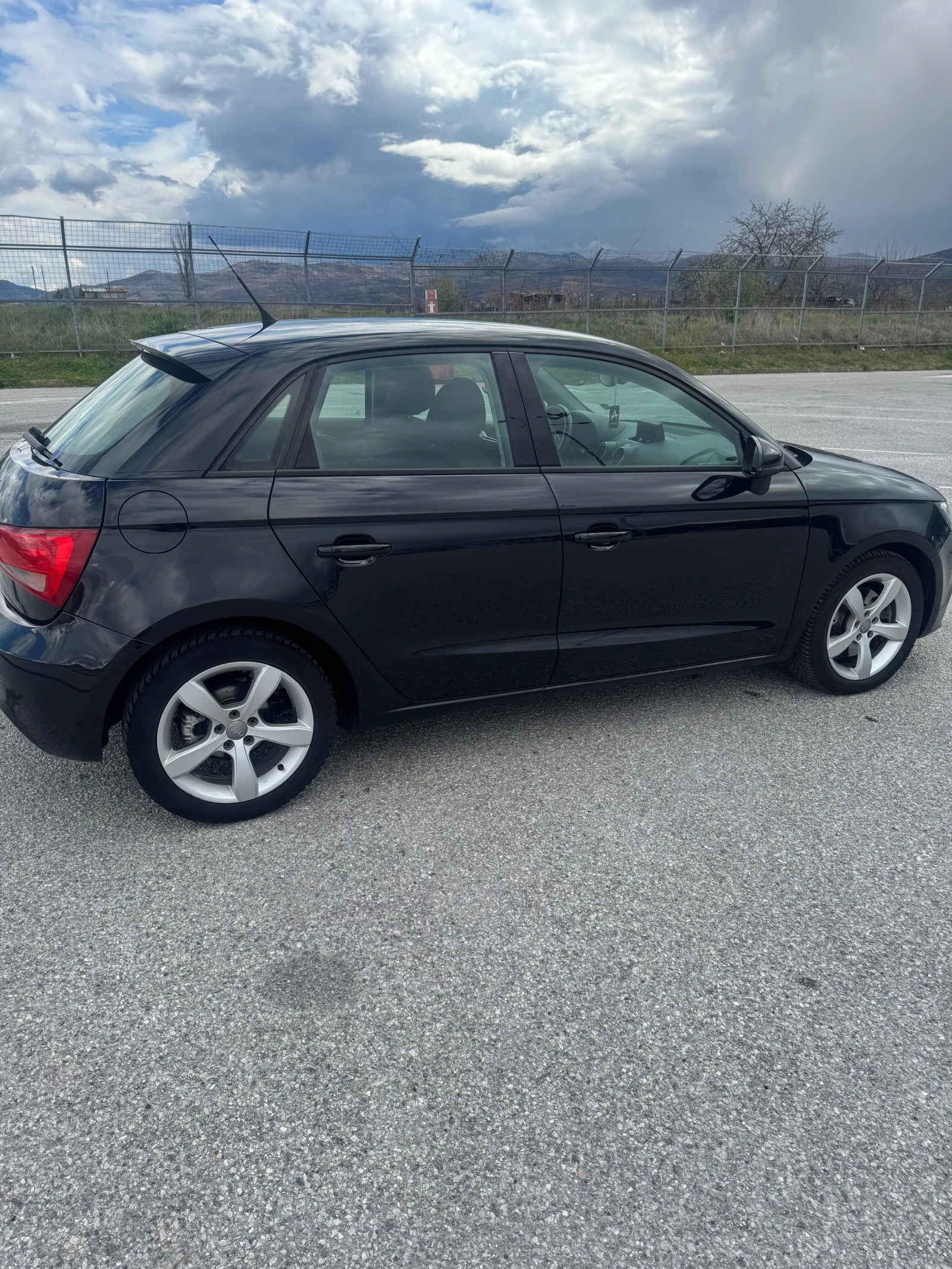 Audi A1 Audi A1 S-tronic sportback 122hp 1, 4TFS, снимка 4 - Автомобили и джипове - 54017196